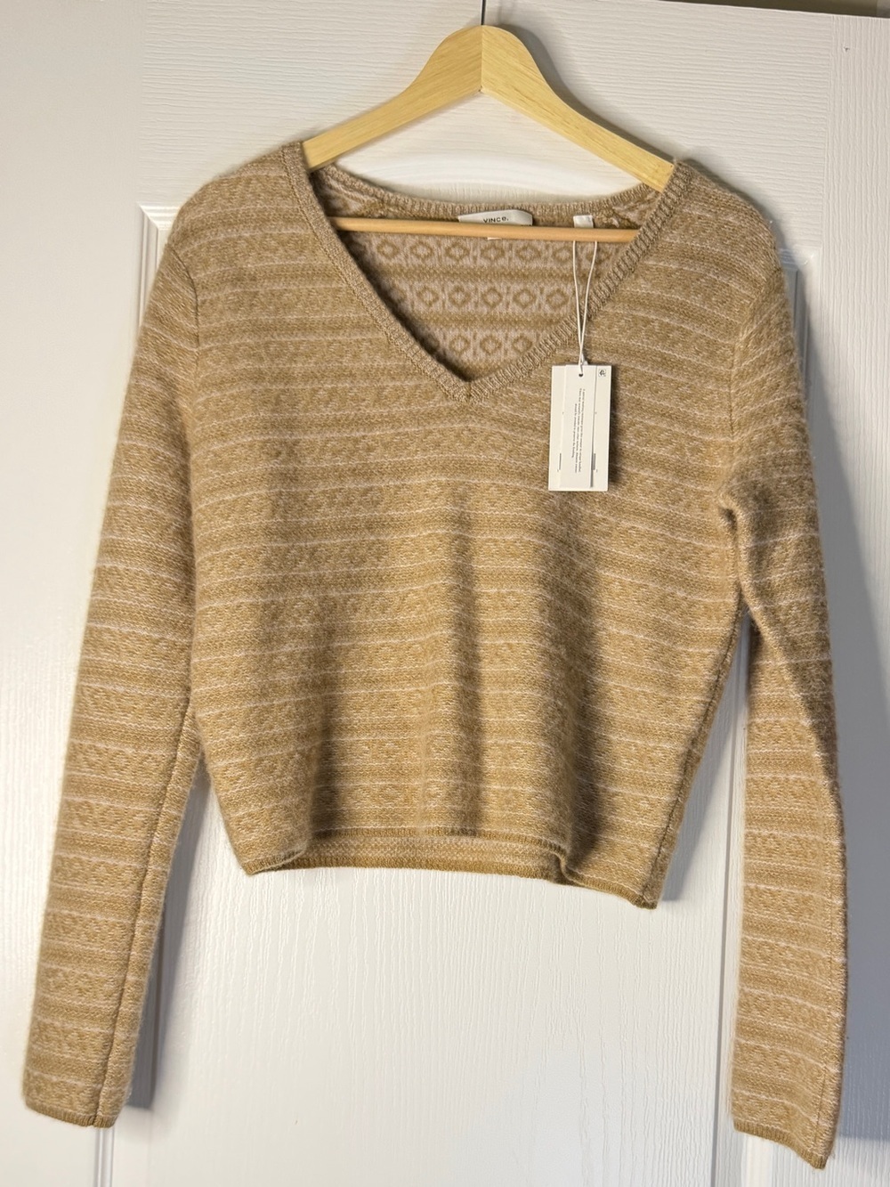 Vince Weekend V-Neck 100% Cashmere Sweater Camel Tan Small NWT $365